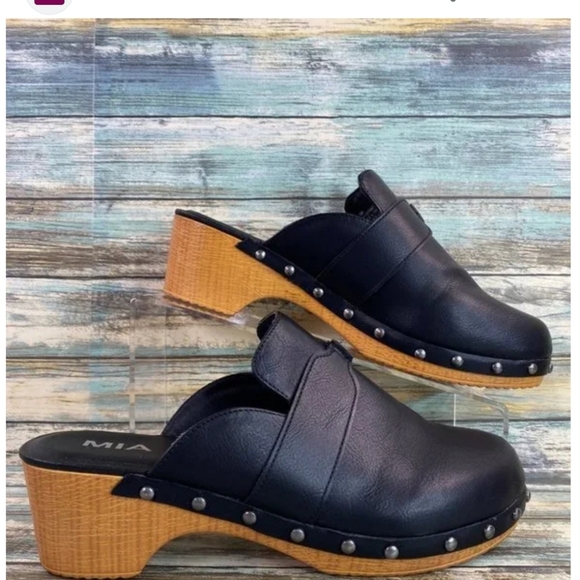 MIA Kids Black Faux Leather Clogs - Picture 2 of 7